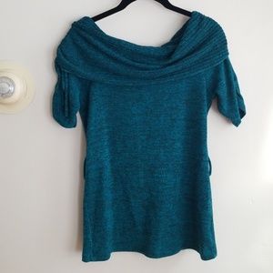 Short sleeve sweater